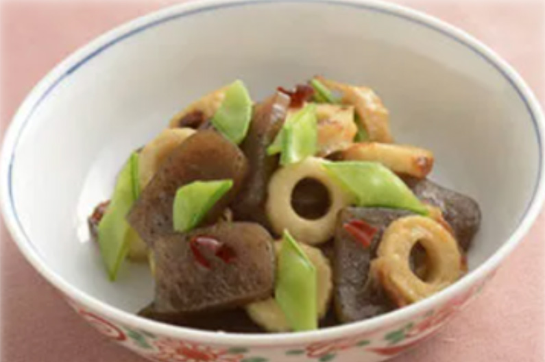 こんにゃくとちくわのピリ辛炒り煮