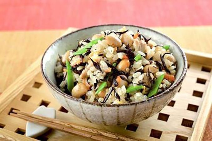 大豆とひじきの炊き込みごはん