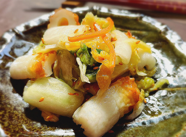 白菜漬のちくわごまあえ