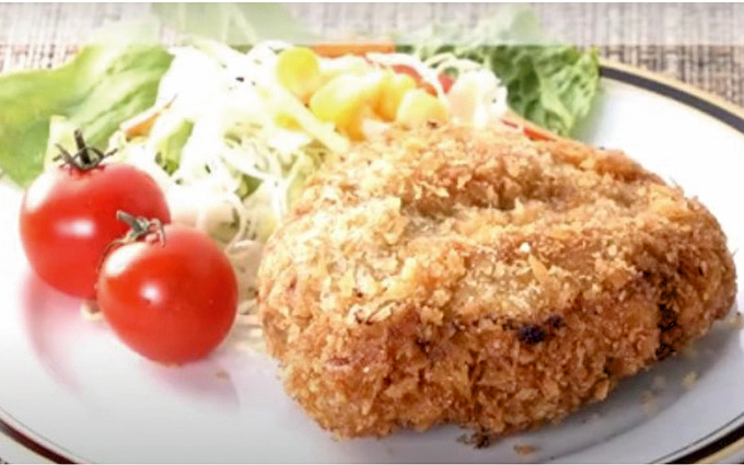 肉汁あふれるメンチカツ