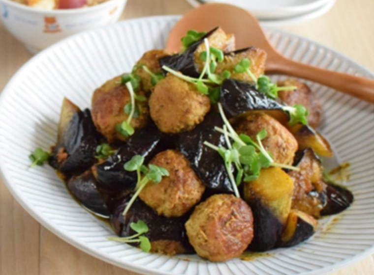 肉団子となすのカレー風味炒め