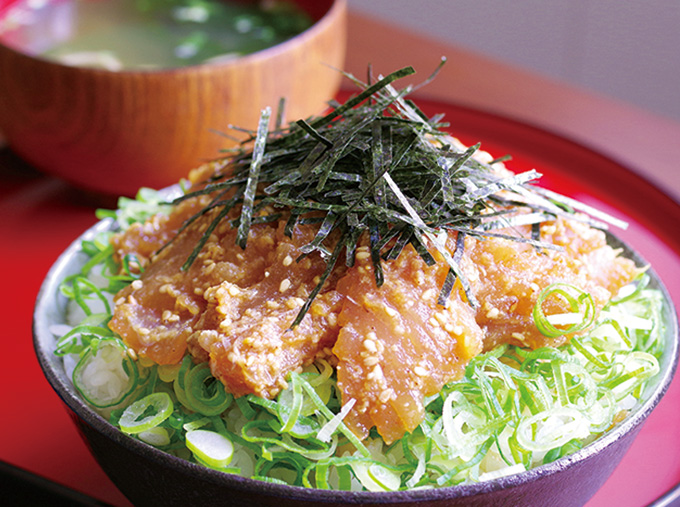 まぐろ漬け丼