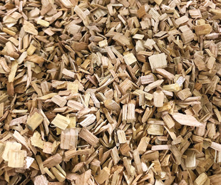 スモークに使用する桜のチップ